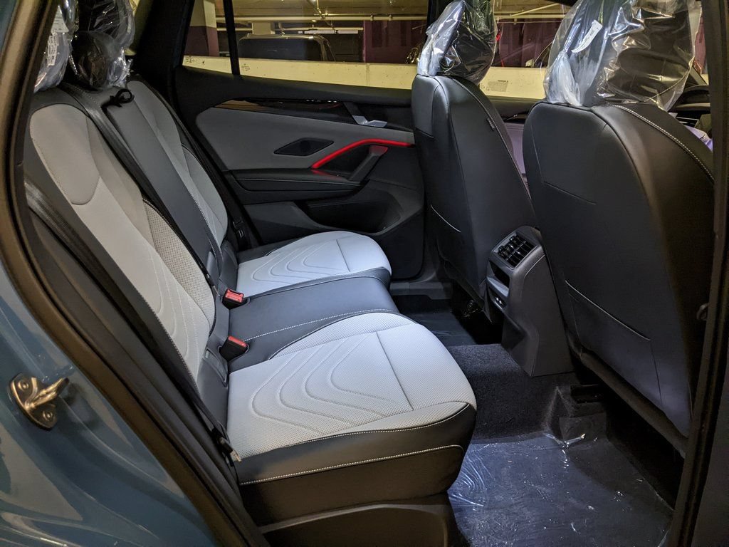 New 2026 Volkswagen Tiguan SE R-Line FWD image 25