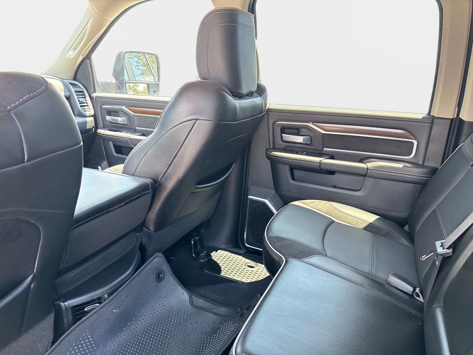Used 2024 RAM 2500 Laramie AWD/4WD image 14