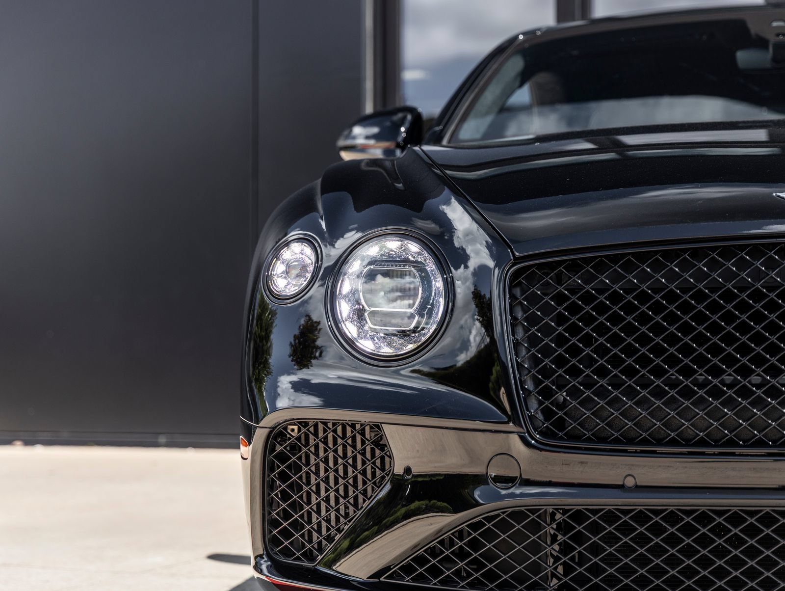 Used 2023 Bentley Continental GT Mulliner AWD/4WD image 19
