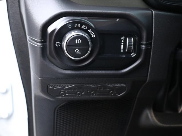 Used 2025 Jeep Gladiator Mojave AWD/4WD image 31