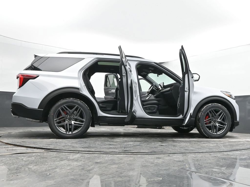 New 2026 Ford Explorer ST w/ Sun And Sound Package image 96
