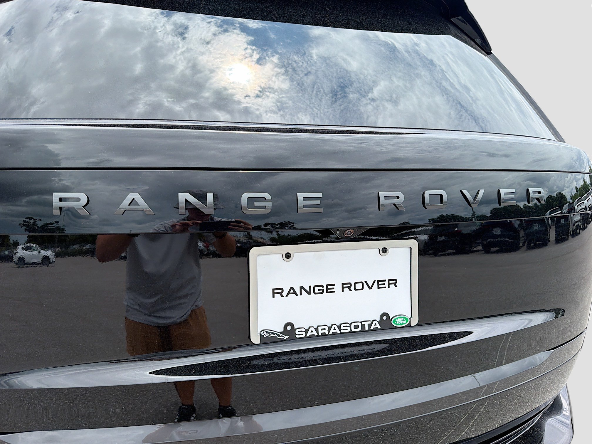 New 2026 Land Rover Range Rover Long Wheelbase SE AWD/4WD image 11
