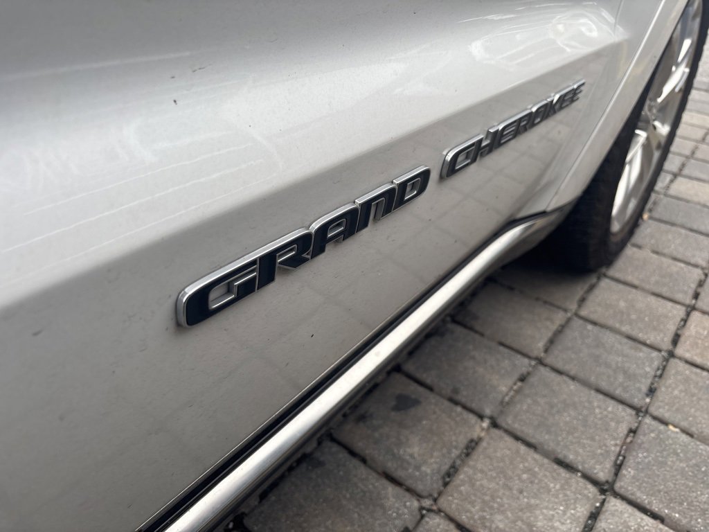 Used 2020 Jeep Grand Cherokee Summit image 10