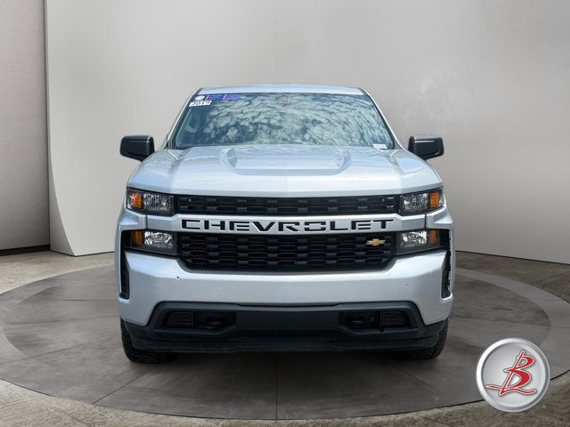Used 2019 Chevrolet Silverado 1500 Custom w/ Custom Convenience Package AWD/4WD image 2