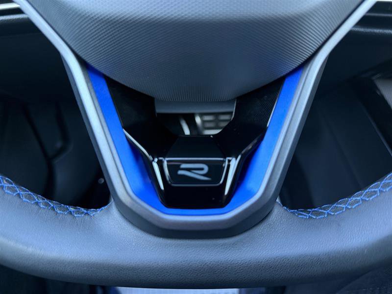 Used 2025 Volkswagen Golf R Black Edition image 35