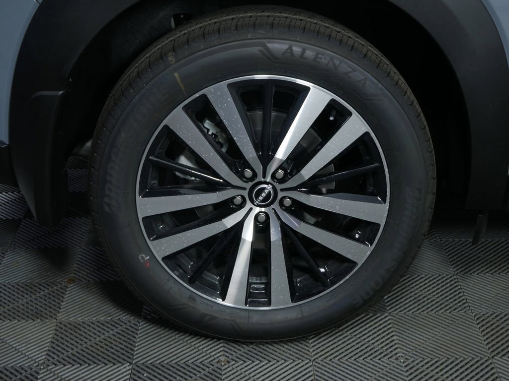 New 2025 Nissan Pathfinder Platinum w/ Black Appearance Package image 10