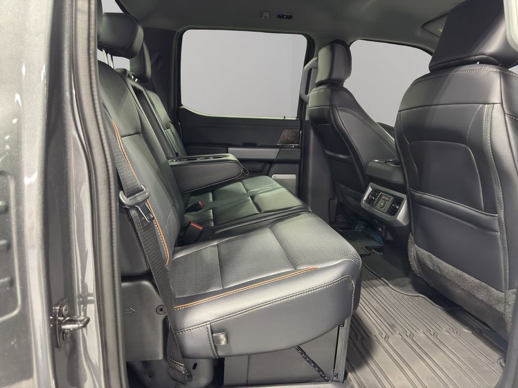 Used 2025 Ford F250 Lariat w/ Chrome Package image 14