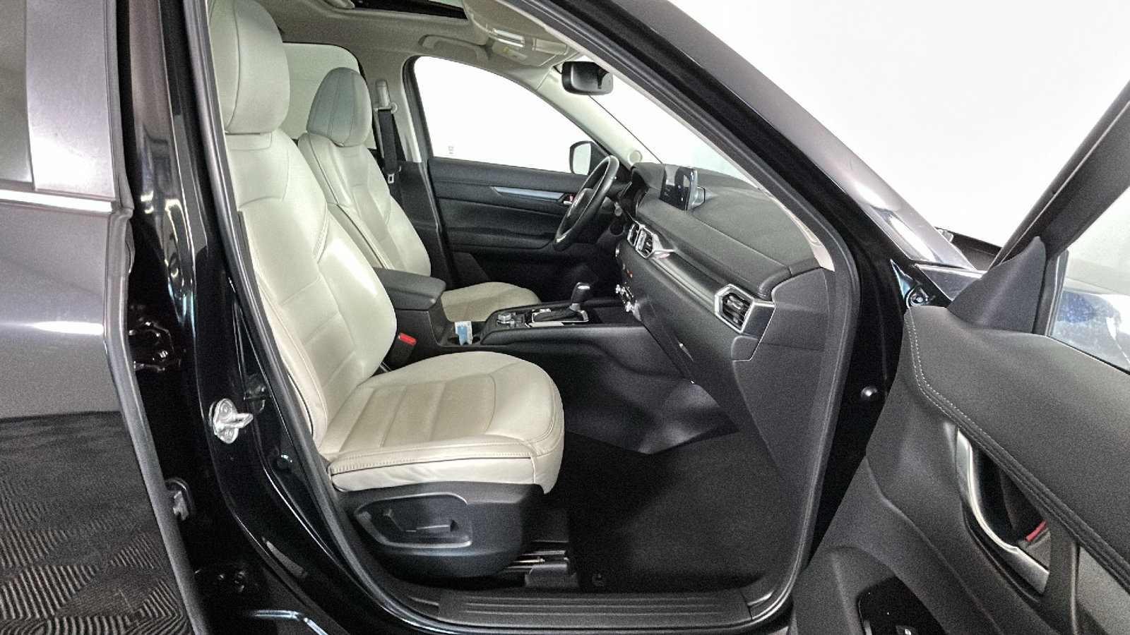 Used 2025 MAZDA CX-5 AWD 2.5 S w/ Preferred Package image 35