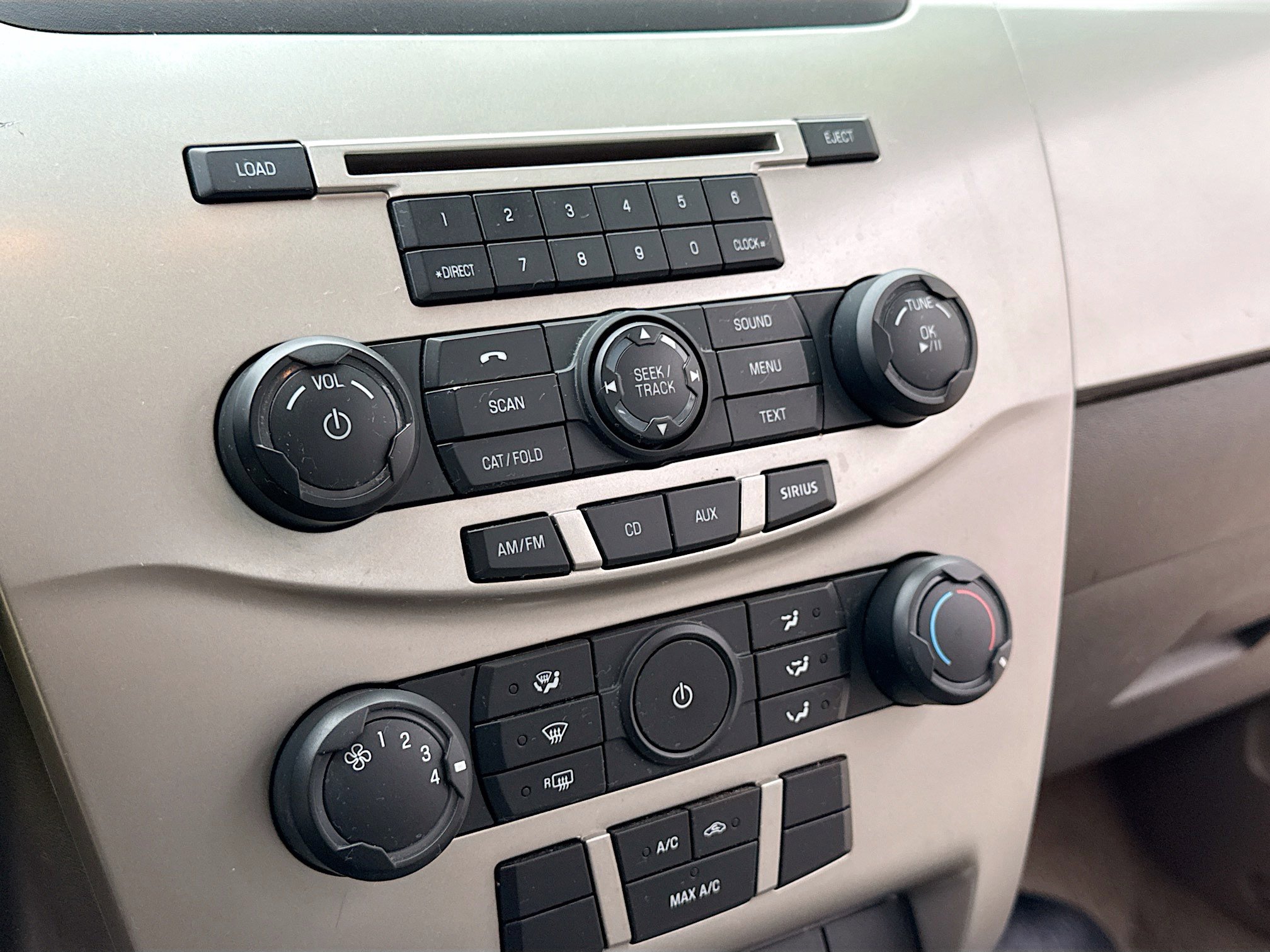 Used 2010 Ford Focus SES image 10