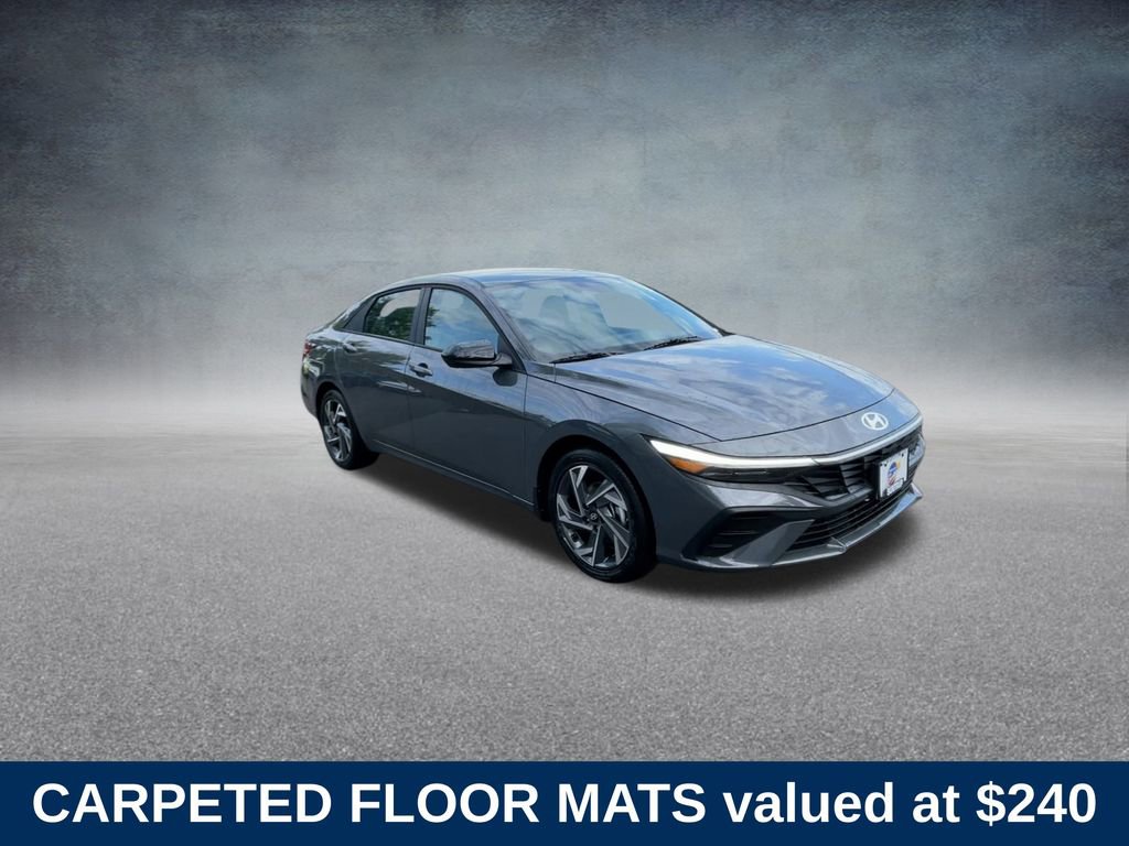 Used 2025 Hyundai Elantra Sport image 2