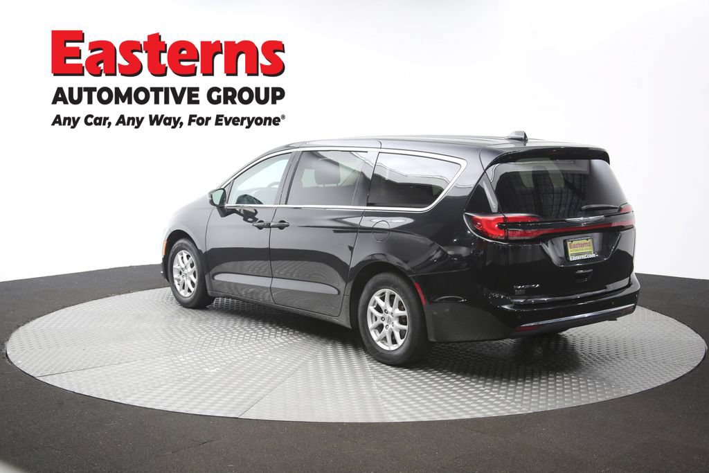 Used 2023 Chrysler Pacifica Touring-L FWD image 66