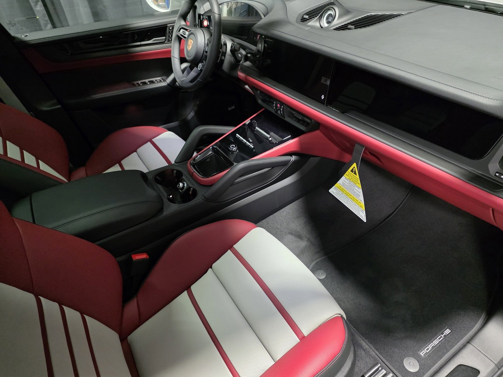 New 2026 Porsche Cayenne GTS image 34