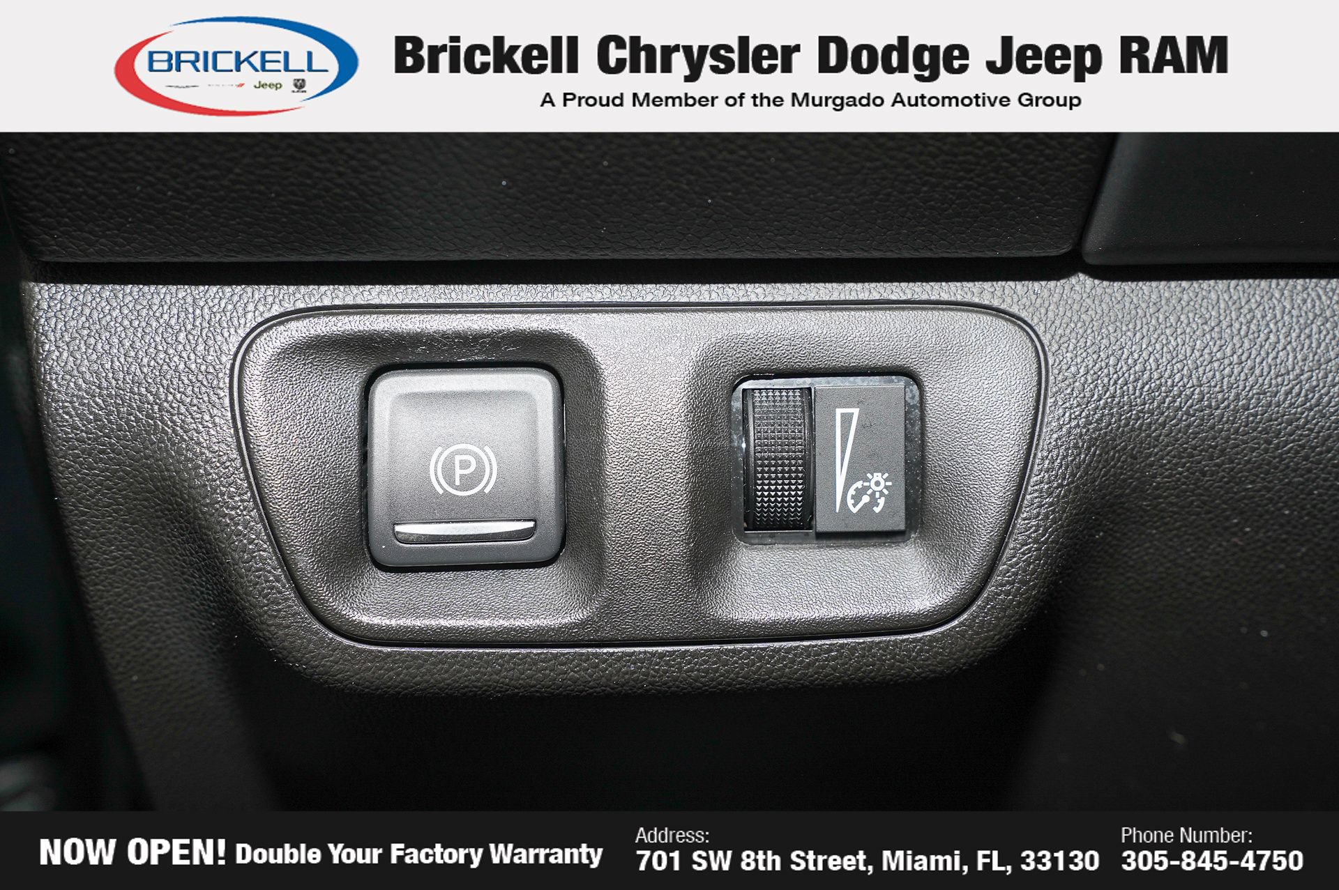 Used 2022 GMC Acadia SLE w/ Driver Convenience Package FWD image 33