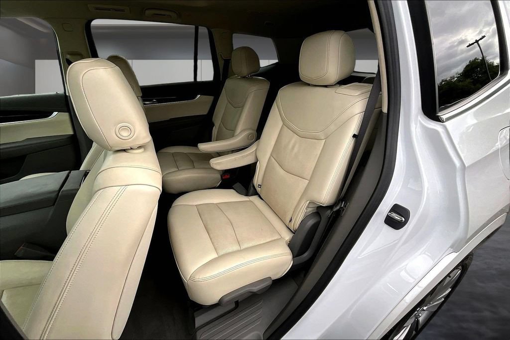 Certified 2024 Cadillac XT6 Premium Luxury w/ Technology Package AWD/4WD image 22