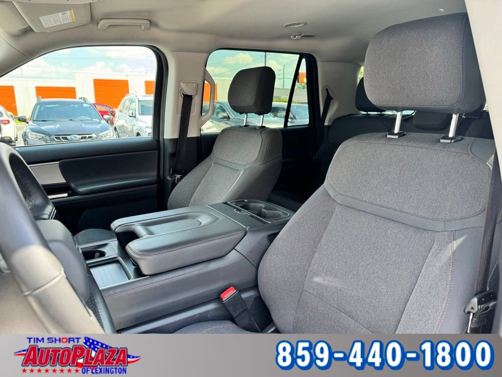 Used 2025 Ford Expedition Active AWD/4WD image 27