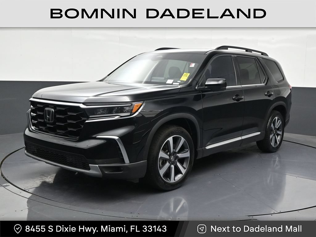 Used 2023 Honda Pilot Touring image 1