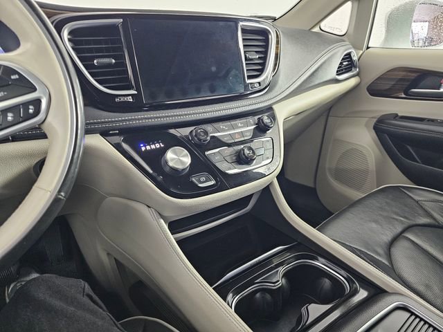Used 2021 Chrysler Pacifica Limited image 33
