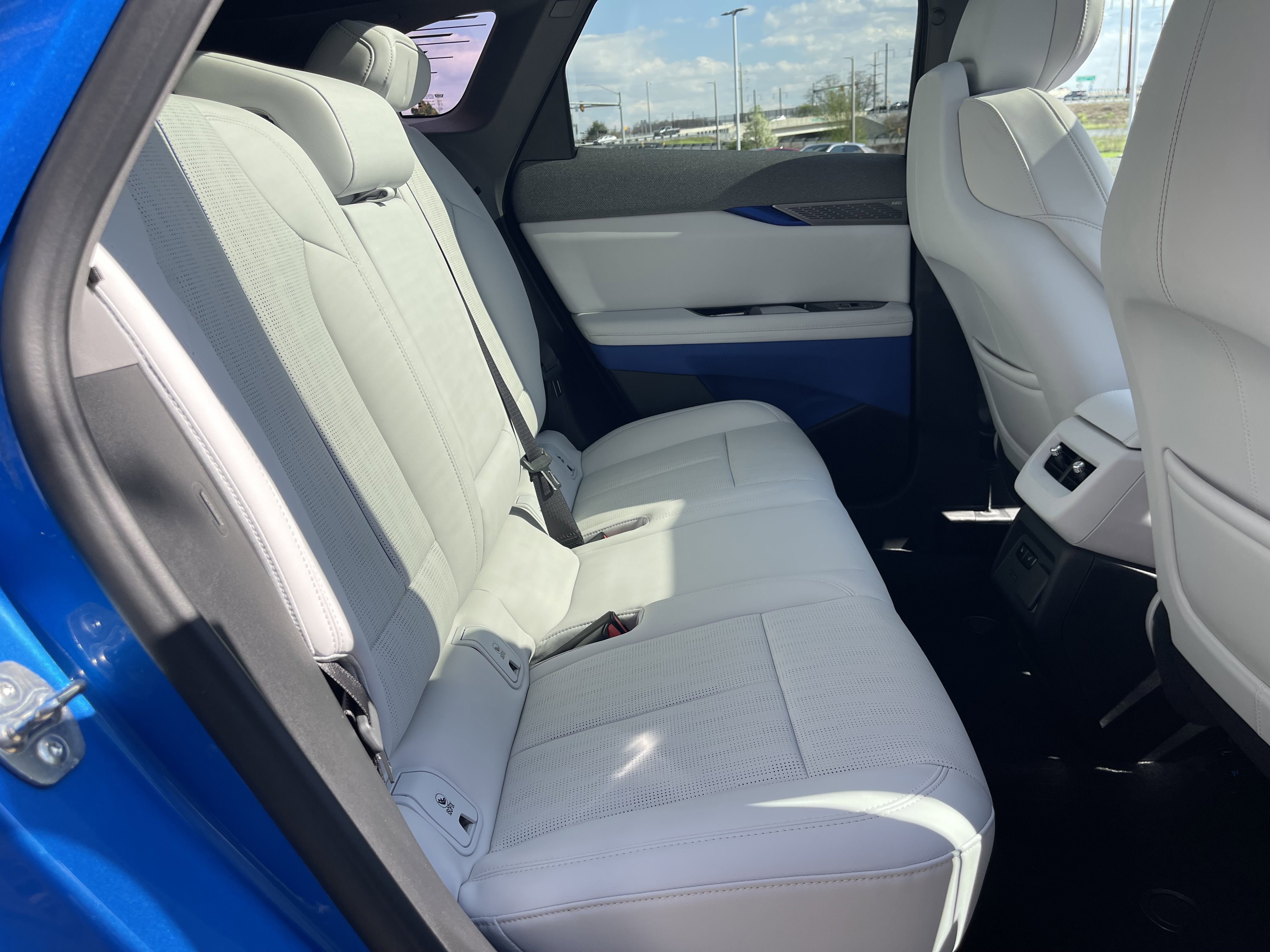 Used 2025 Cadillac Optiq Luxury 2 w/ LPO, Floor Liner Package image 23