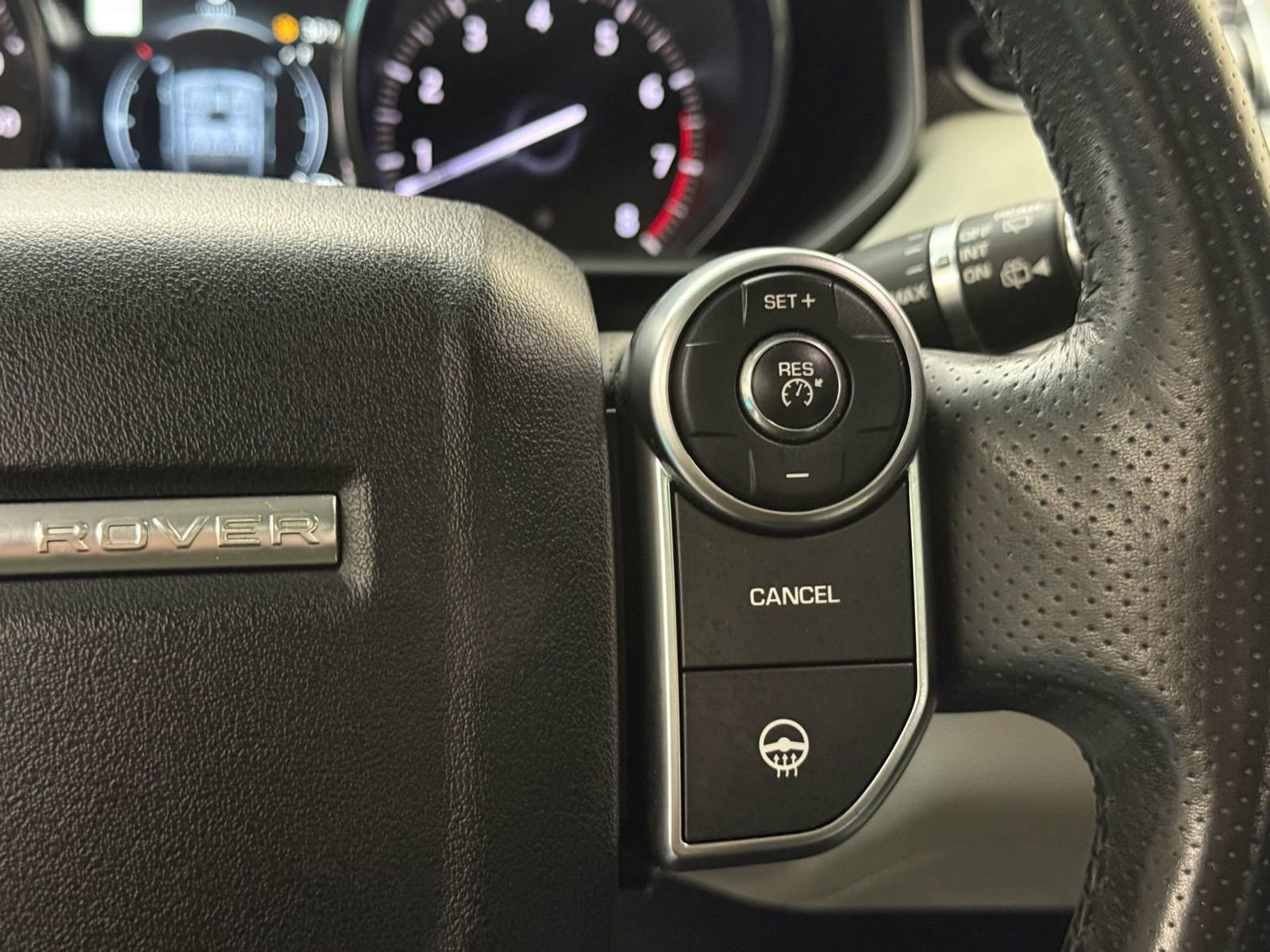 Used 2016 Land Rover Range Rover Sport HSE image 27