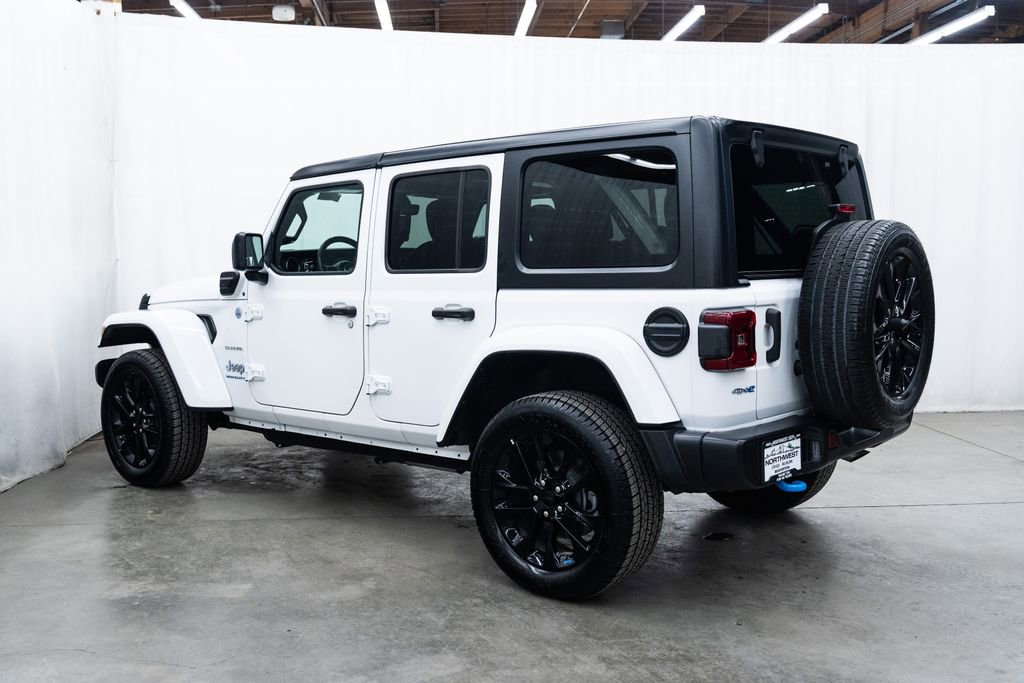 Used 2023 Jeep Wrangler Unlimited Sahara image 4