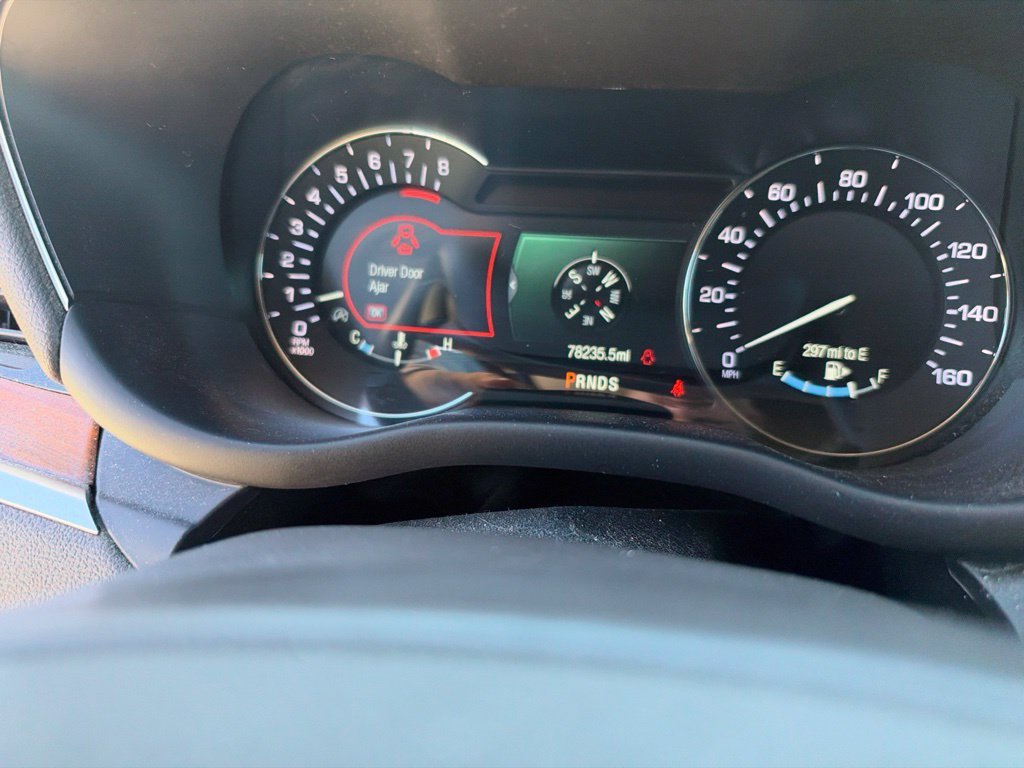 Used 2019 Lincoln MKC Select w/ Select Plus Package FWD image 2