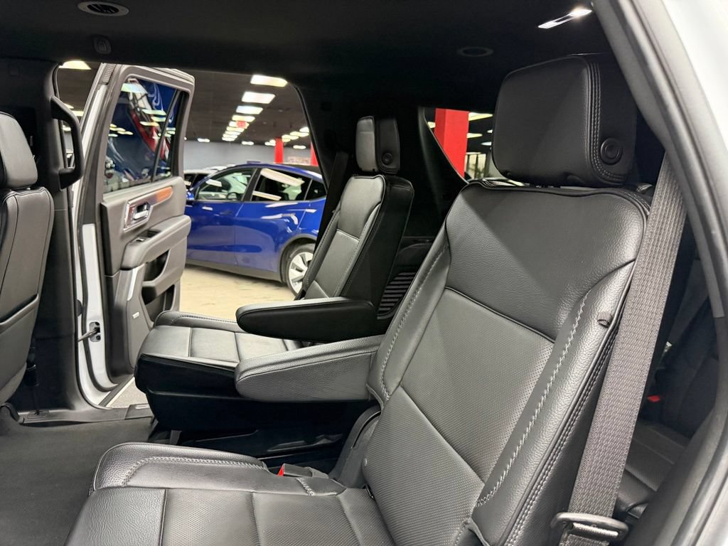 Used 2025 GMC Yukon Denali AWD/4WD image 38