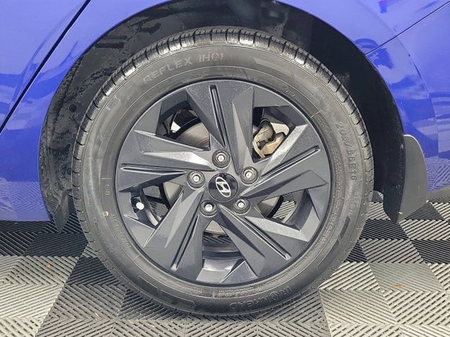 Used 2022 Hyundai Elantra SEL FWD image 10