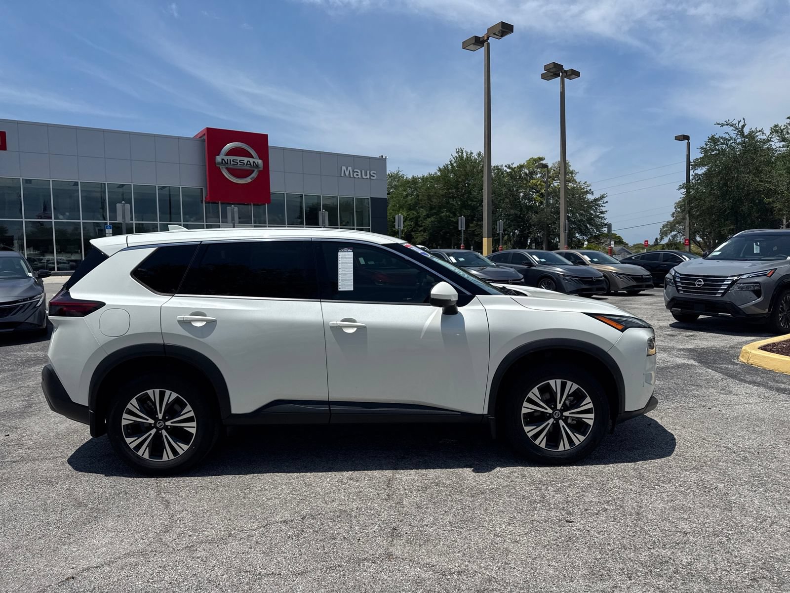 Used 2021 Nissan Rogue SV FWD image 5
