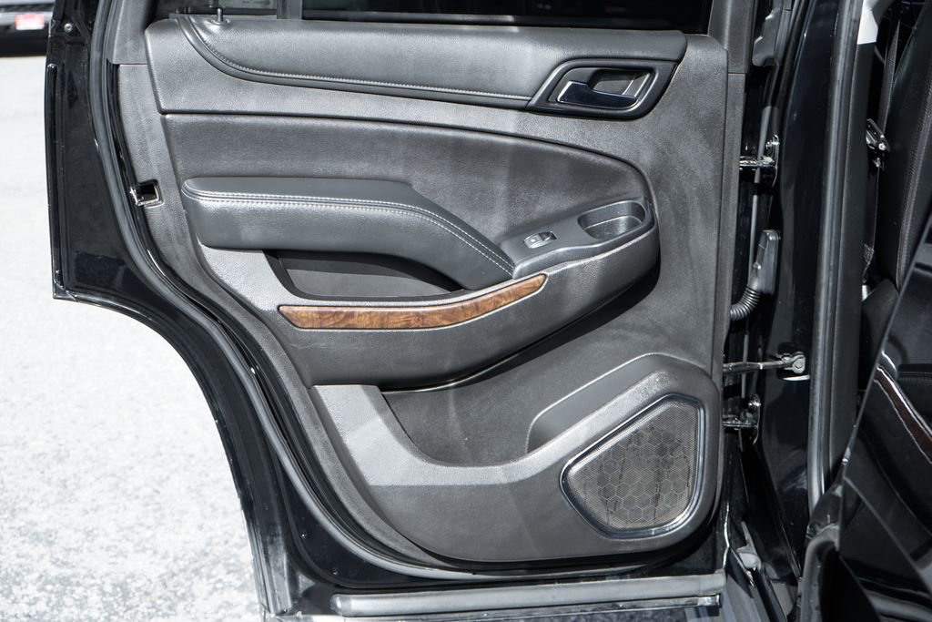 Used 2019 Chevrolet Tahoe LT w/ LT Midnight Edition RWD image 40