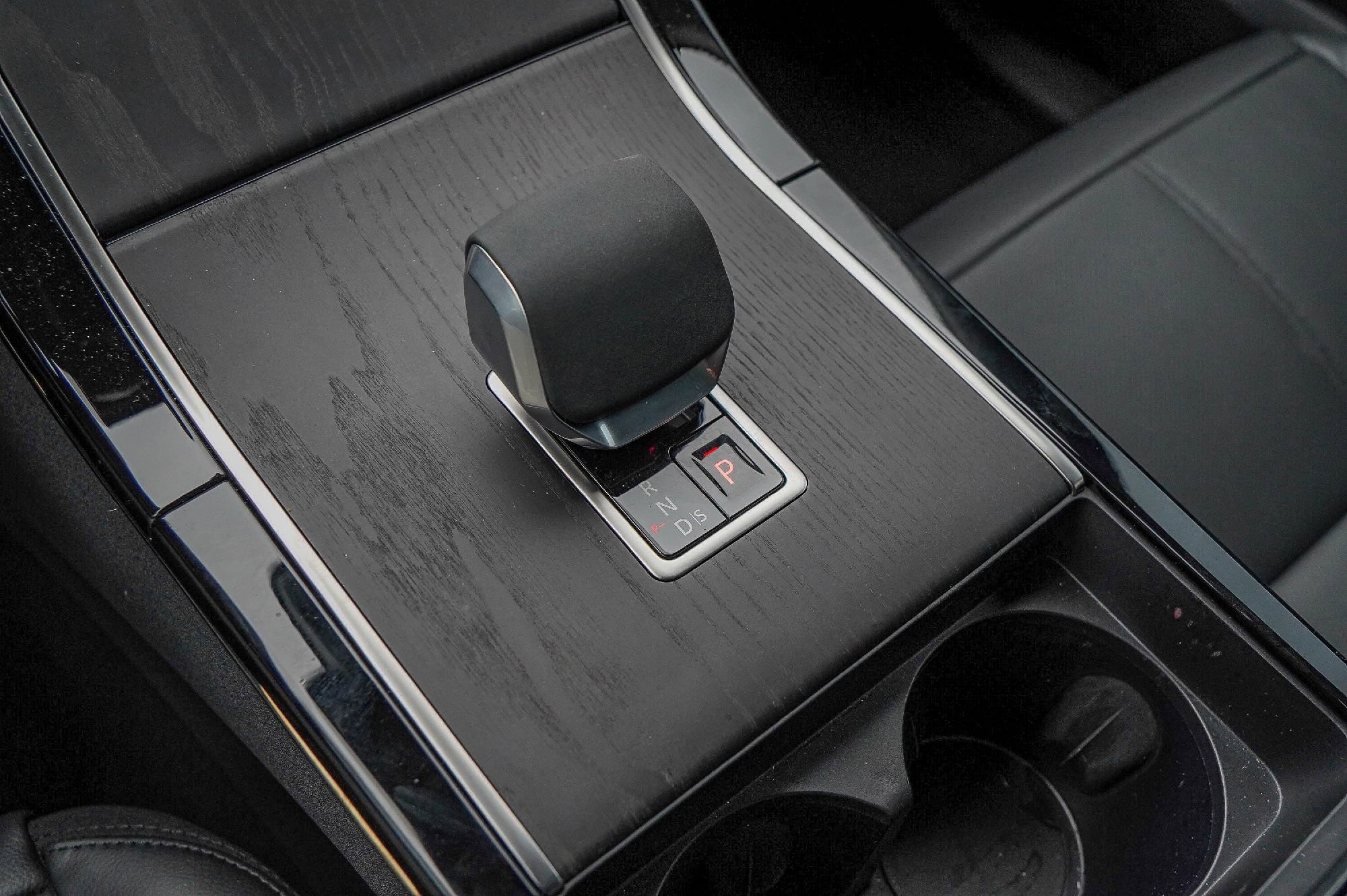 Used 2024 Land Rover Range Rover Velar Dynamic SE image 18