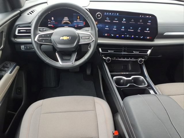 Used 2026 Chevrolet Traverse LT w/ Driver Confidence Package FWD image 9