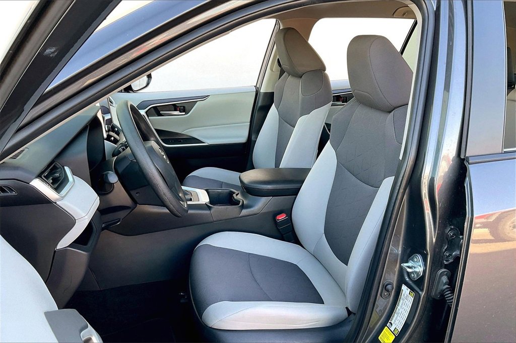 Used 2025 Toyota RAV4 XLE image 23