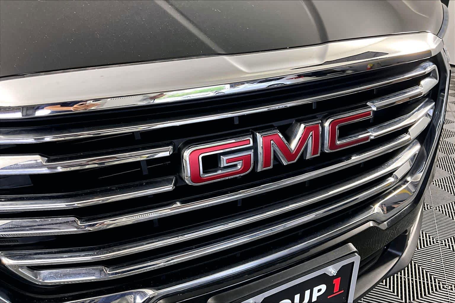 Used 2024 GMC Terrain SLT image 29
