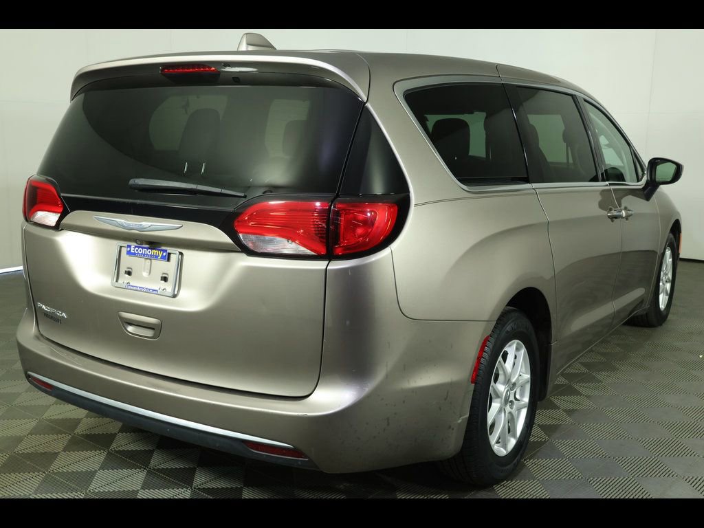 Used 2017 Chrysler Pacifica Touring Plus FWD image 8