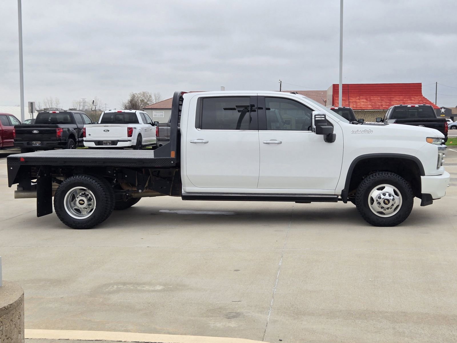 Used 2023 Chevrolet Silverado 3500 High Country w/ Technology Package image 7