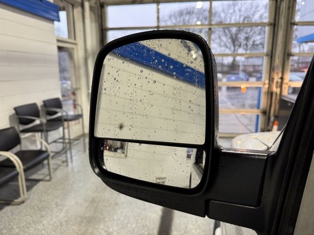 Used 2018 Chevrolet Express 2500 Extended image 17