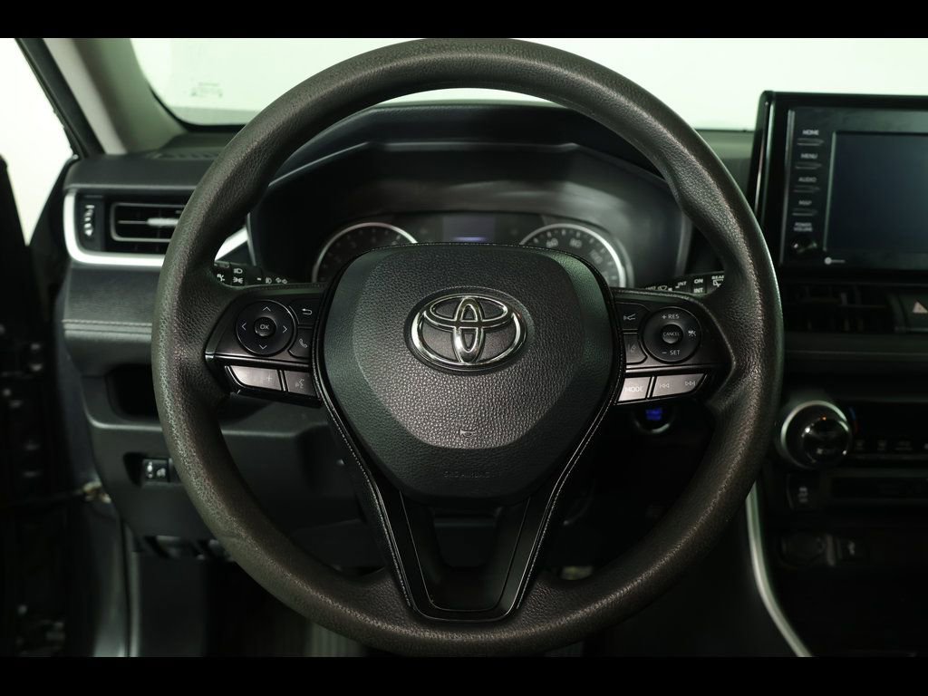 Used 2021 Toyota RAV4 XLE image 23