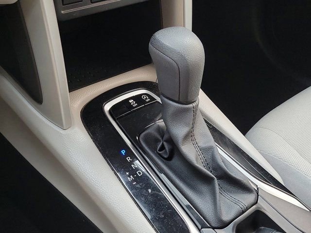 Used 2025 Toyota Corolla Cross L image 25