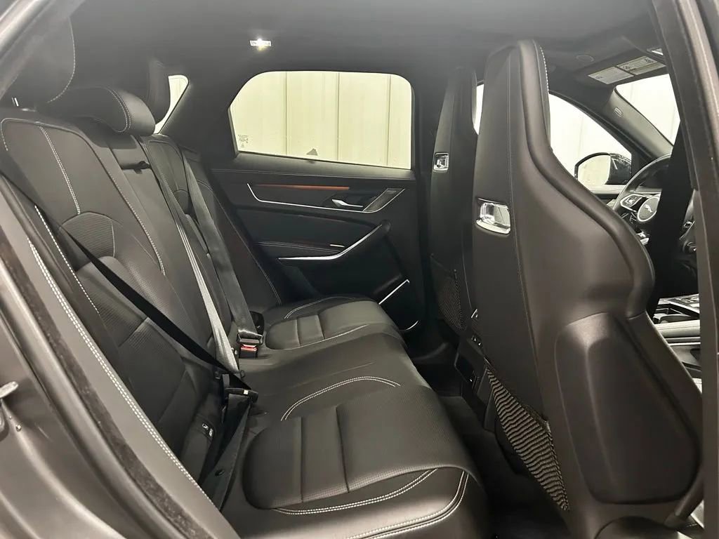 Used 2023 Jaguar F-PACE R-Dynamic S image 17
