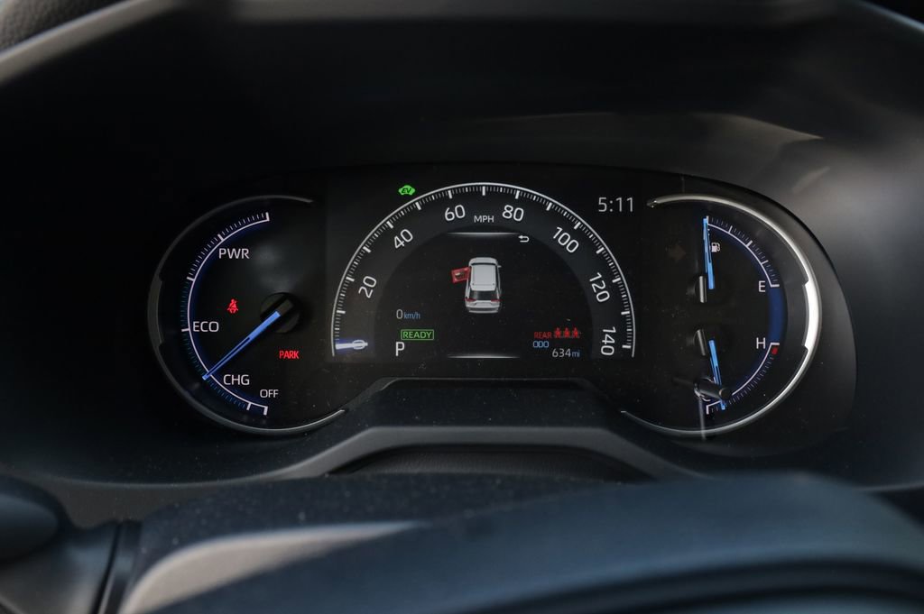 Used 2025 Toyota RAV4 LE image 25