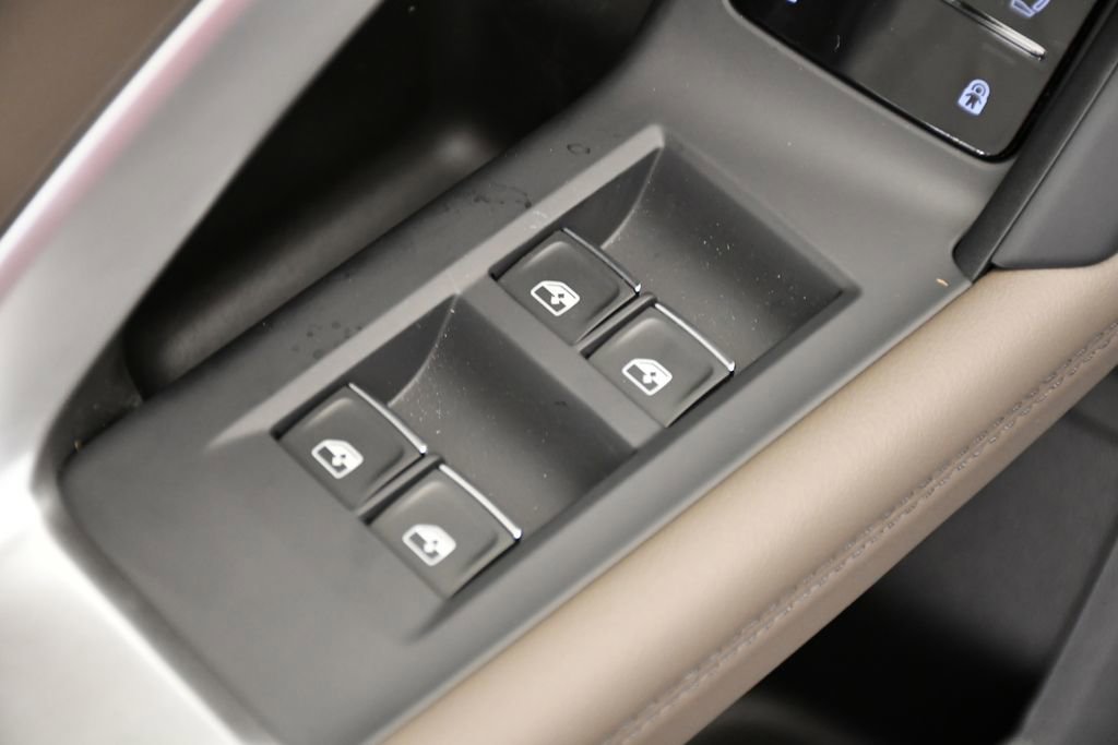 Used 2025 Audi Q5 Premium w/ Convenience Package image 32