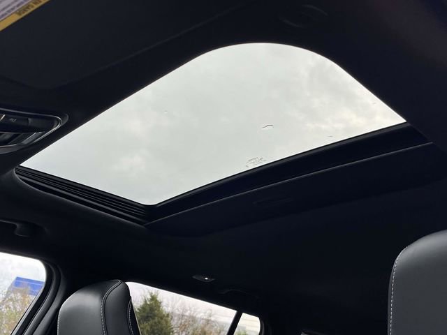 New 2025 Jeep Grand Cherokee Altitude image 11