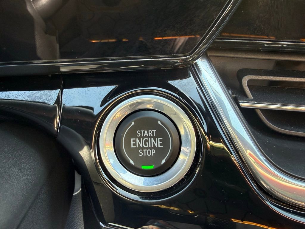 Used 2025 Chevrolet Trax RS w/ Driver Confidence Package image 36