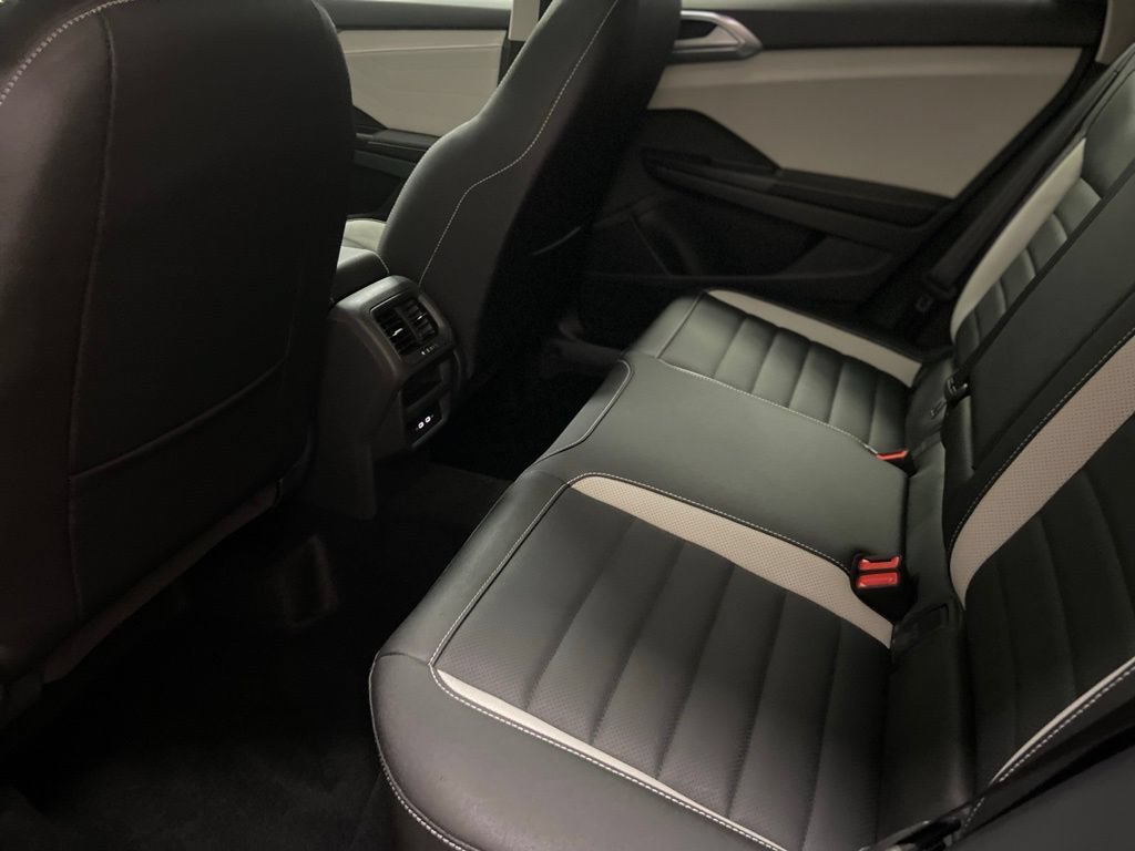 New 2026 Volkswagen Taos SEL AWD/4WD image 5