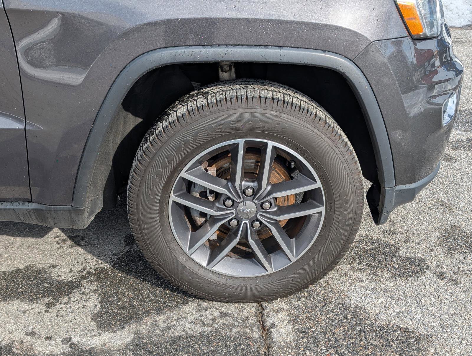 Used 2018 Jeep Grand Cherokee Limited image 9