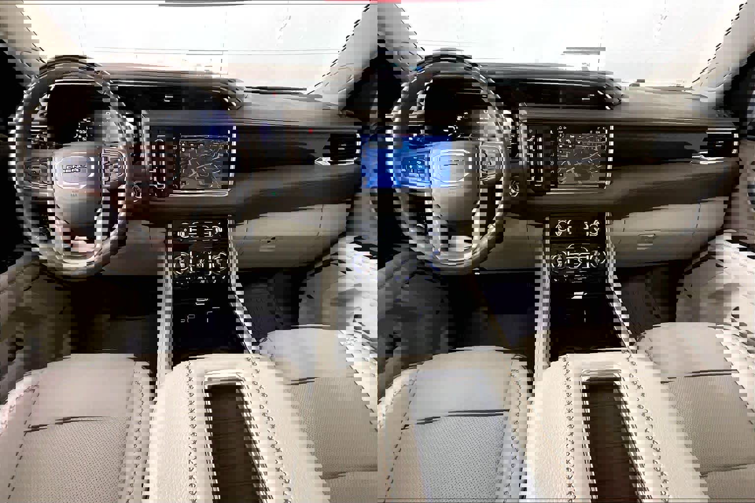 Used 2023 GMC Yukon XL Denali w/ Denali Reserve Package image 14