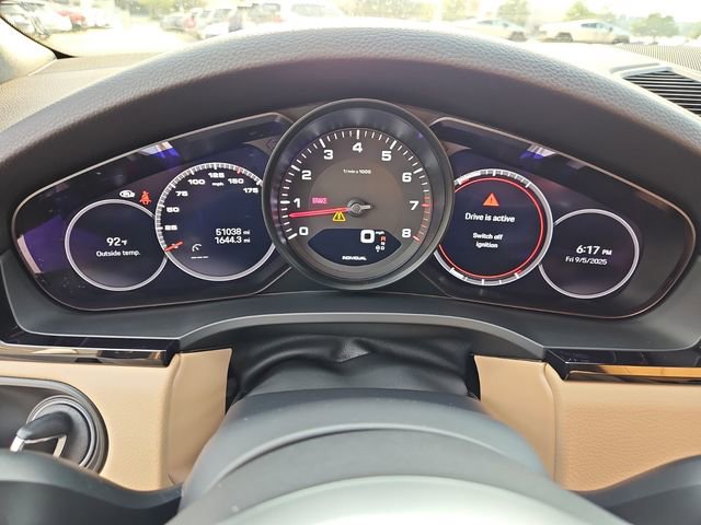 Used 2023 Porsche Cayenne Platinum Edition image 31