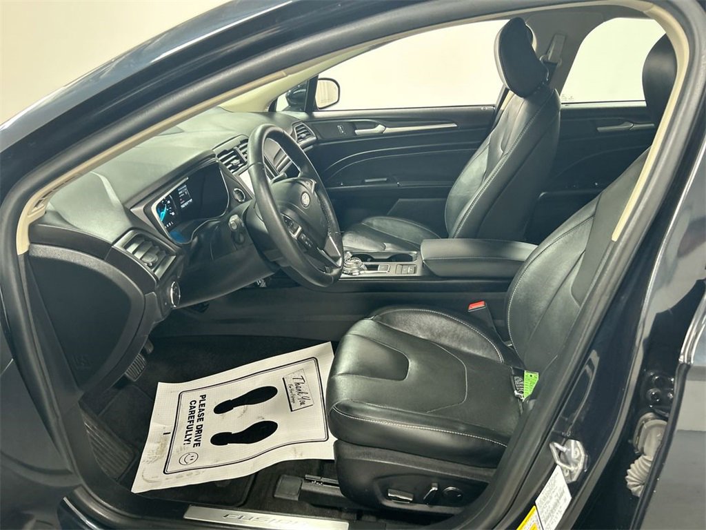 Used 2020 Ford Fusion Energi Titanium image 9