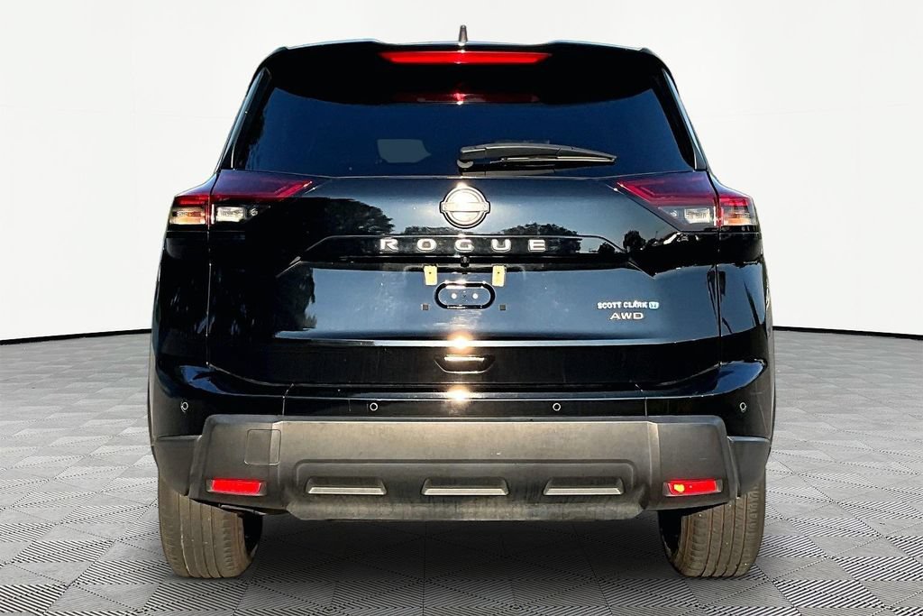 Used 2024 Nissan Rogue S AWD/4WD image 7