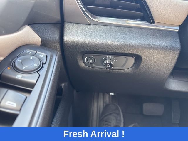 Used 2023 Chevrolet Traverse LS FWD image 8